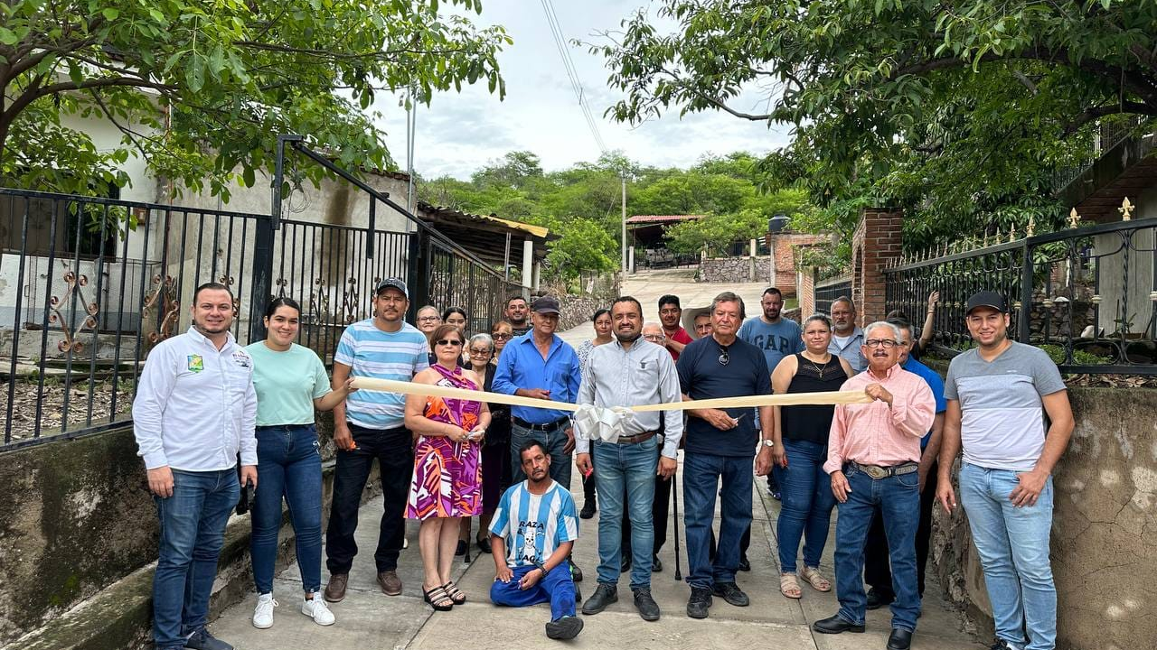 Calle Niños Héroes de la Comunidad de 